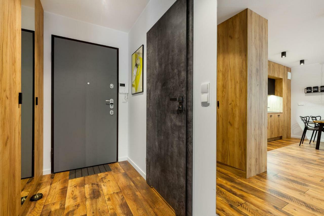 Black&white - Loft Style Apartment *