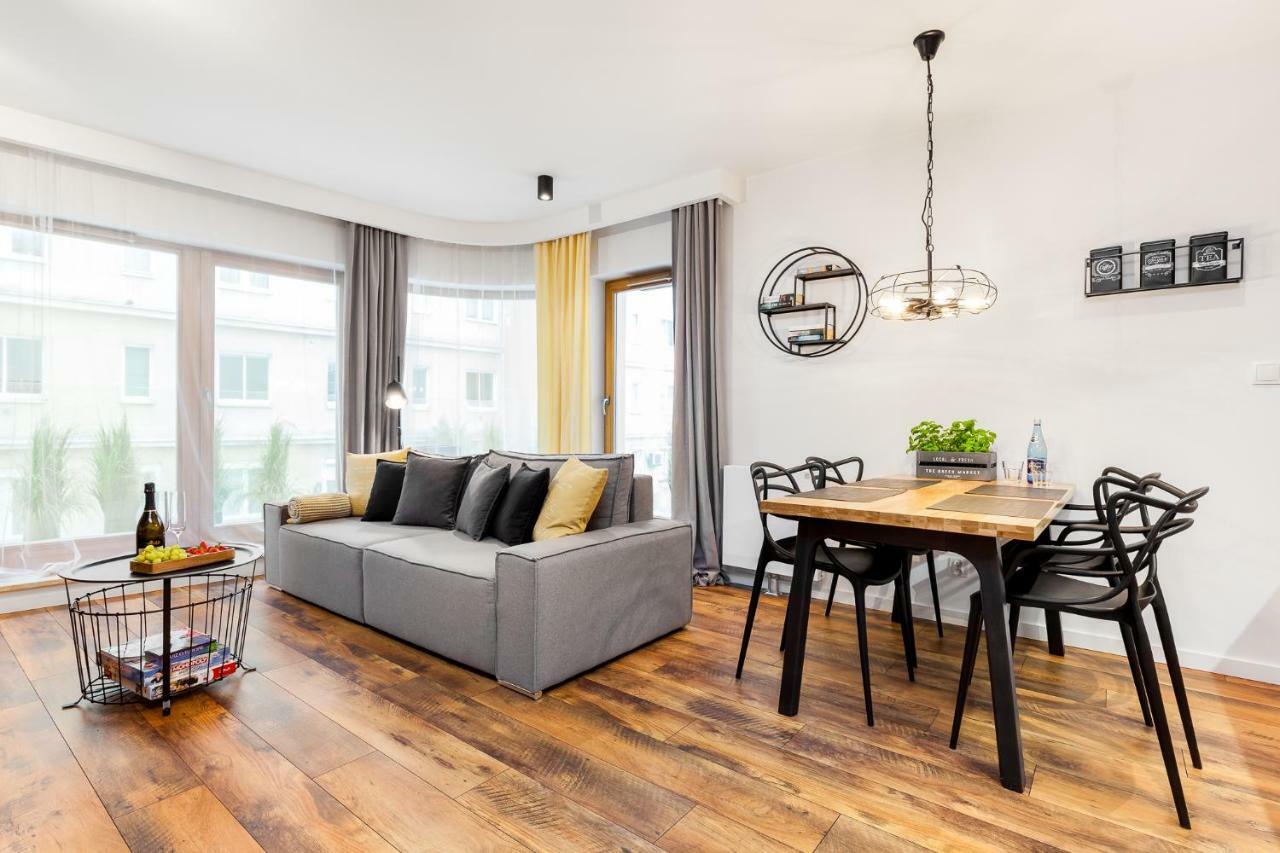 Black&white - Loft Style Apartment